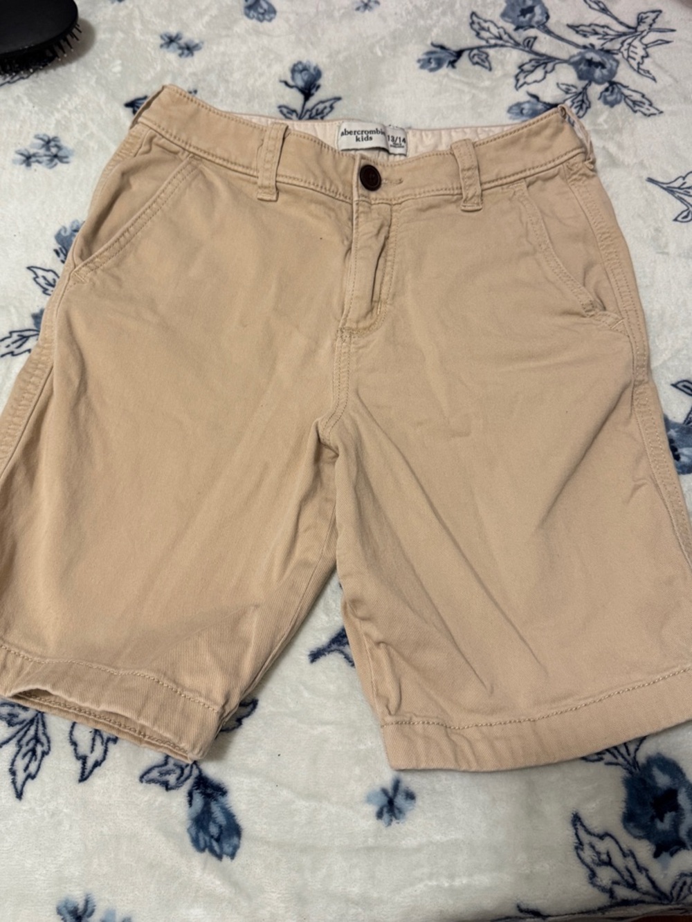 abercrombie kids beige chino shorts